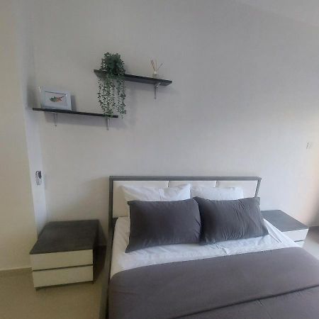 Modern Studio Apartment Armonia Court Paralimni Esterno foto