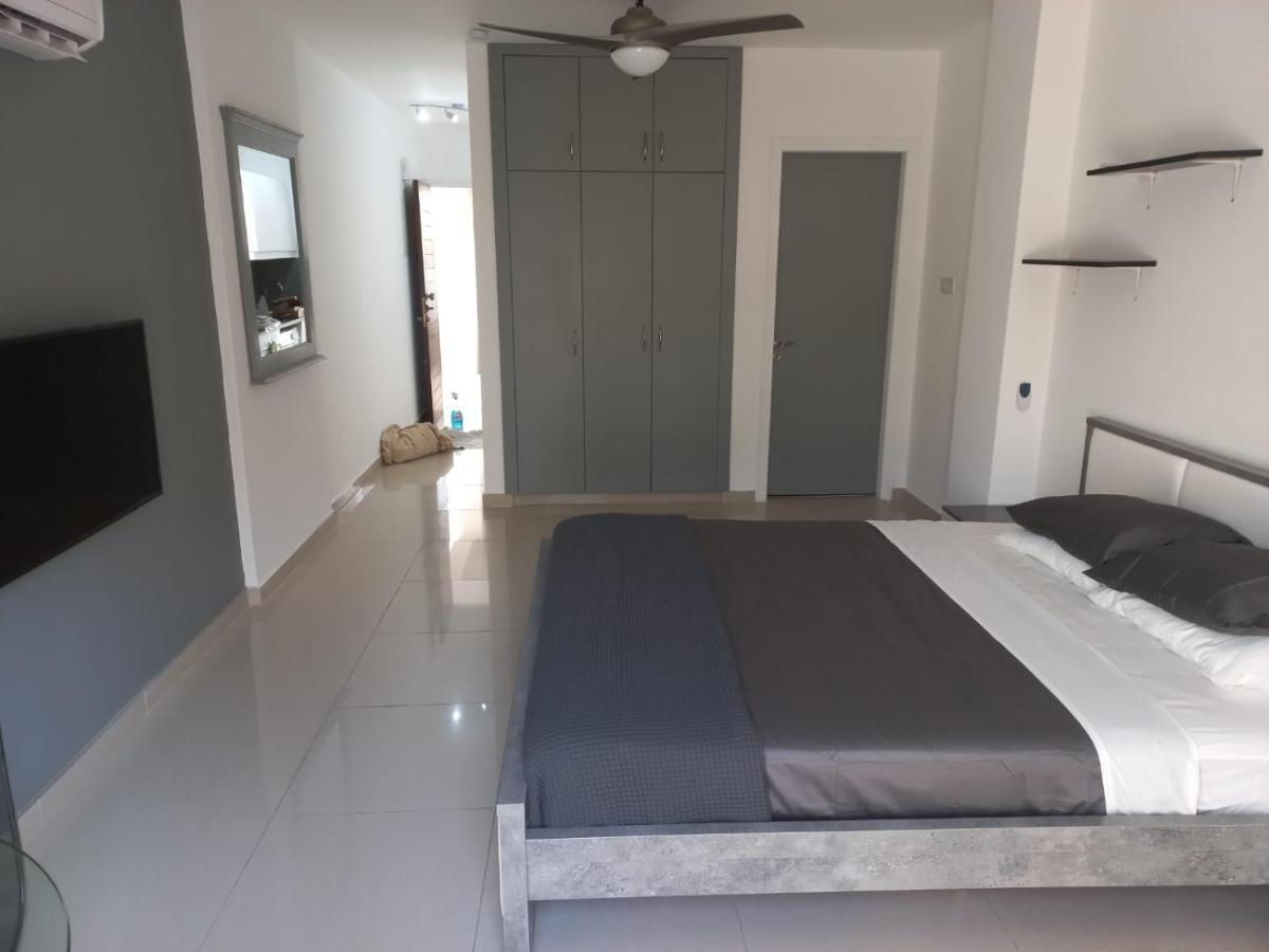 Modern Studio Apartment Armonia Court Paralimni Esterno foto