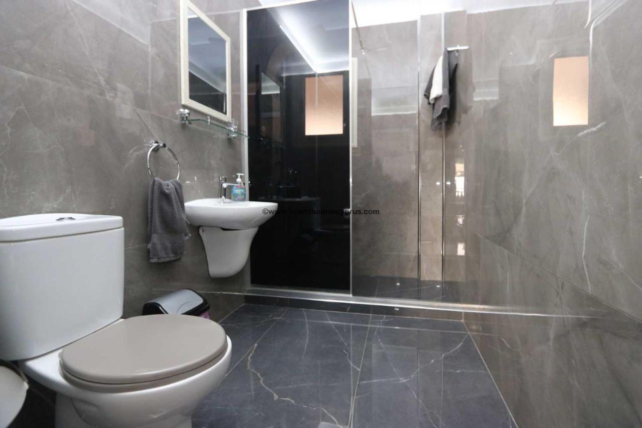 Modern Studio Apartment Armonia Court Paralimni Esterno foto
